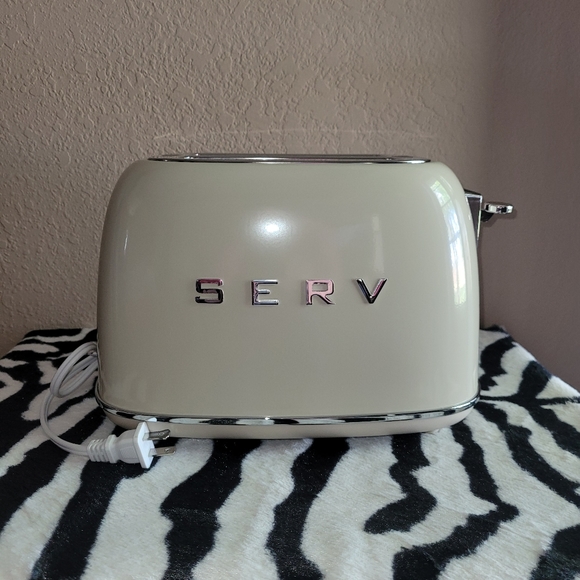 NIB Retro 2 slice toaster - Picture 2 of 5
